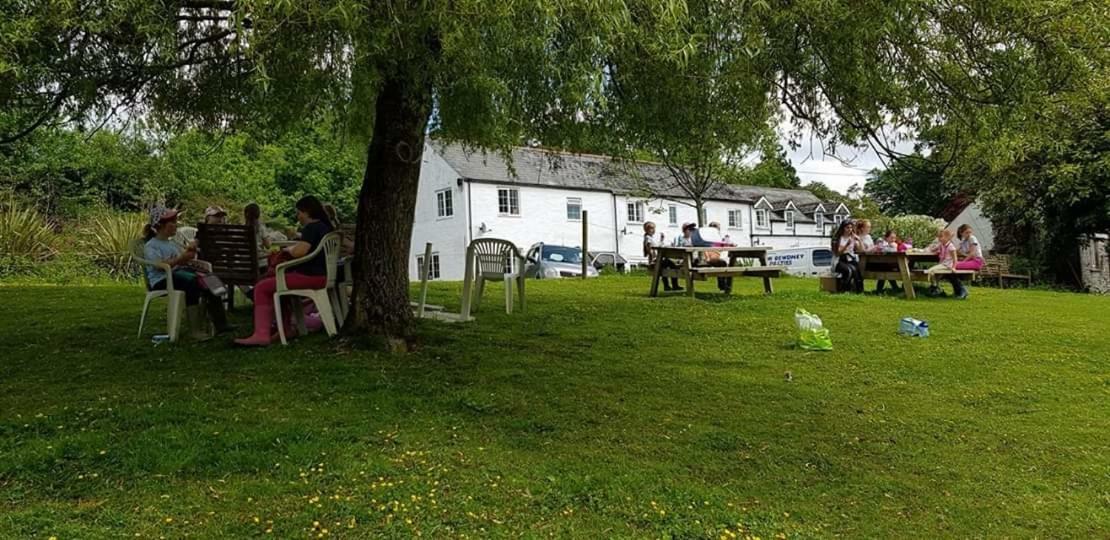No 4 Trelawney Apartment - Onsite Bar - Restaurant - Horse Riding Menheniot Kültér fotó